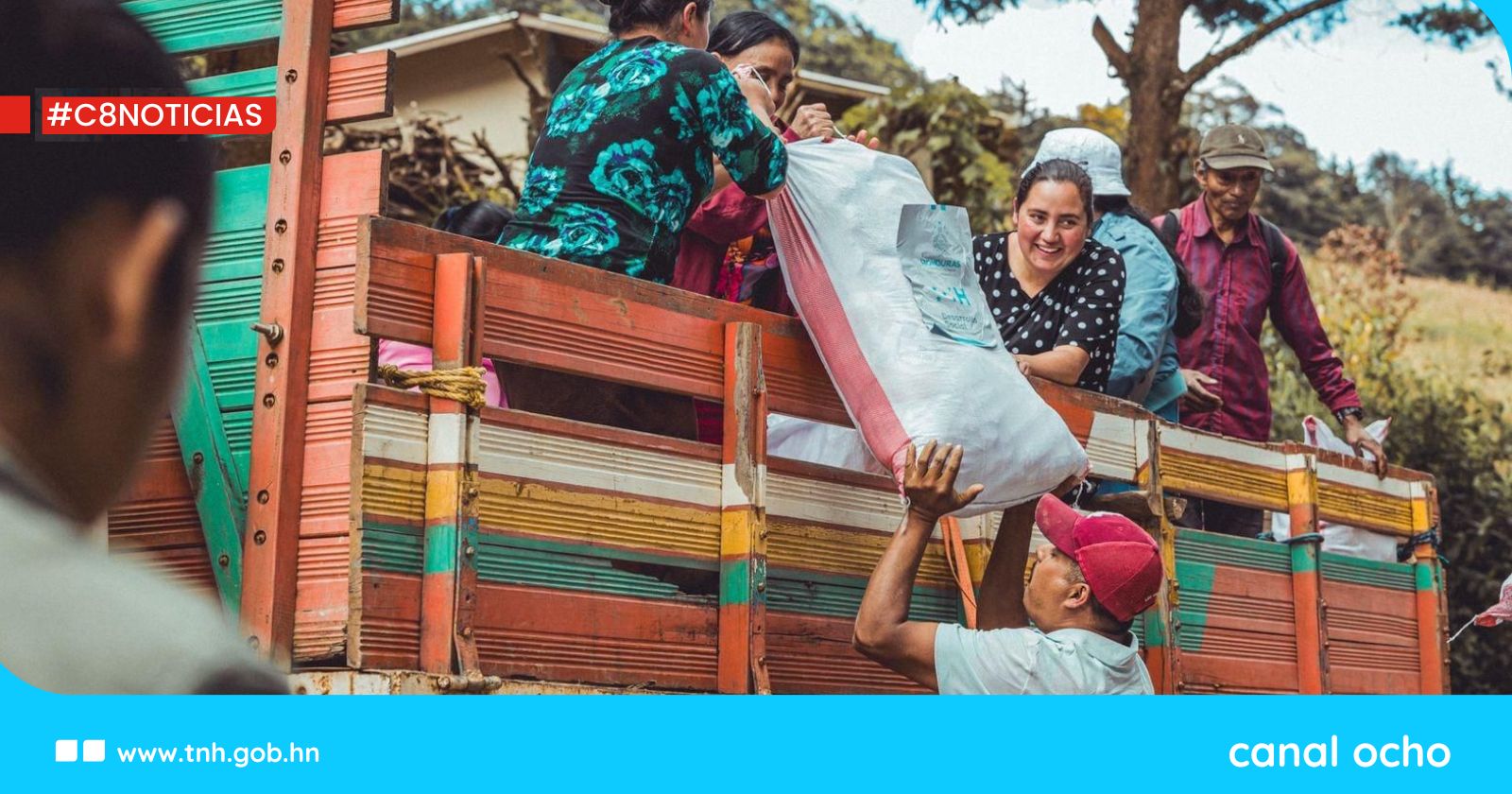 Sedesol entrega ayudas humanitarias en seis departamentos afectados por lluvias